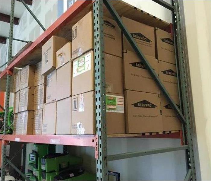 SERVPRO storing contents in warehouse